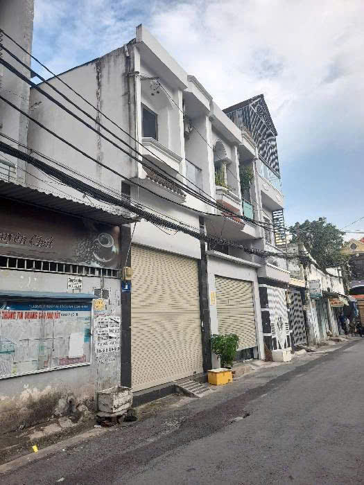 Bán nhà mặt tiền gần Trường Chinh, phường 15 Tân Bình, 37m2, Nhà đẹp tiện KD và cho thuê, Giá 5 tỷ 8xx.